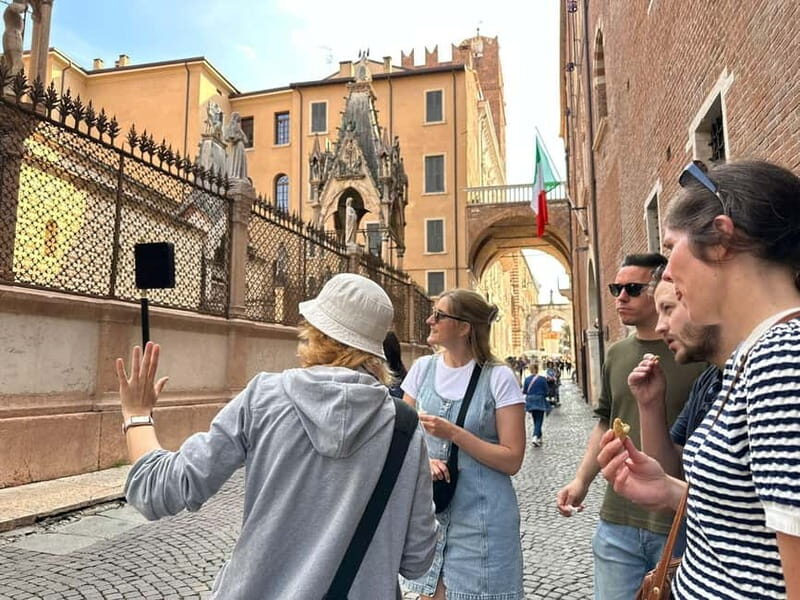Verona: Street Food Tour and City Guided Sightseeing - In Practice: The Experience on the Ground