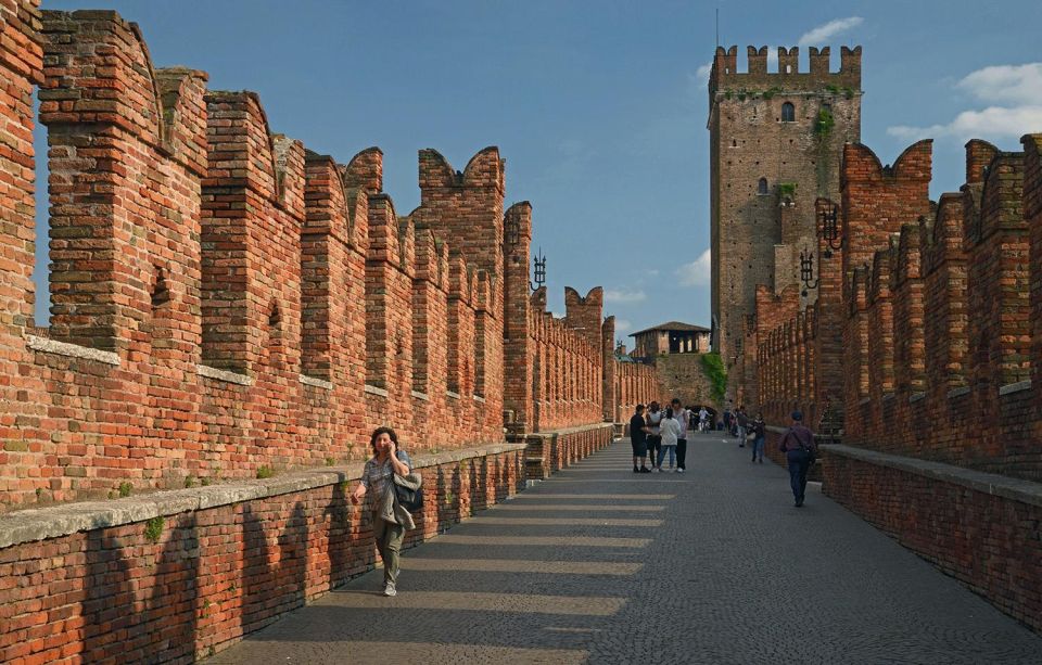 Verona Walking Tour: Access to the Arena - Inclusions