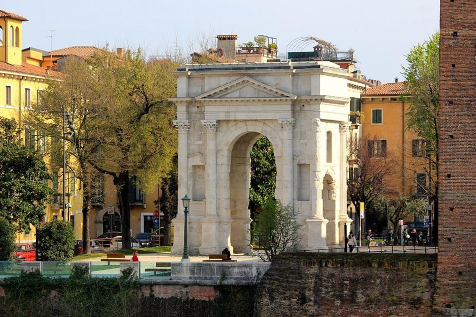 Verona Walking Tour: Arena, Fast Entry - Included