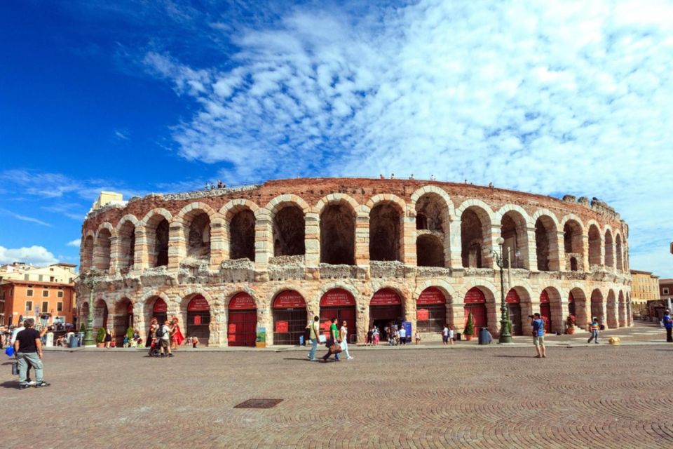 Verona Walking Tour: Arena, Fast Entry - Exploring Veronas Architecture
