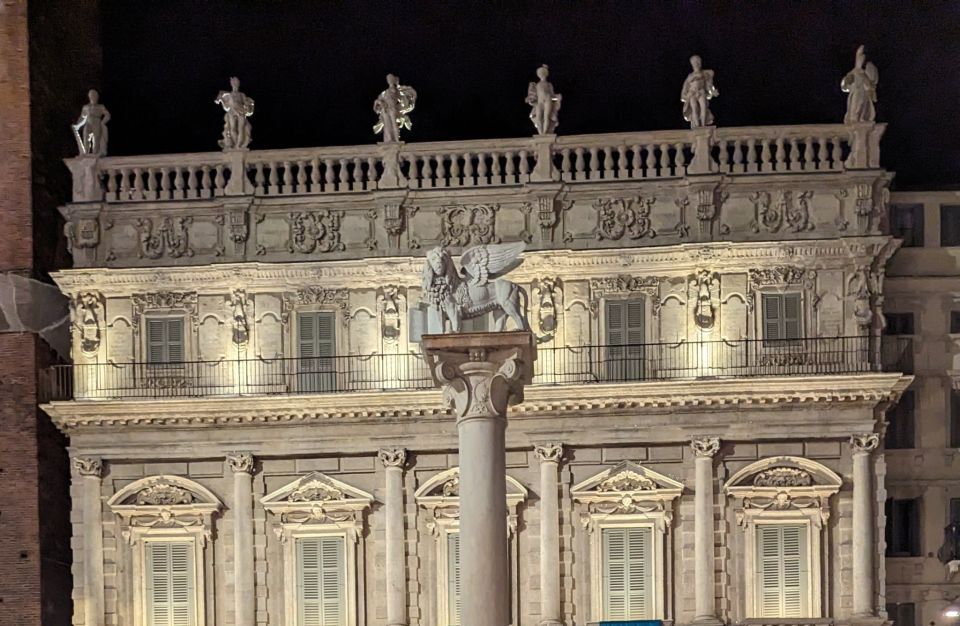 Verona: Walking Tour With 9+ Landmarks Explained - Key Points