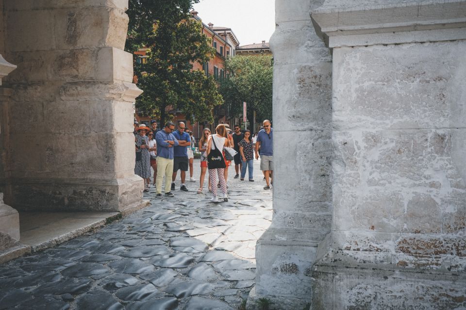 Verona: Walking Tour With Skip-The-Line Arena Ticket - Itinerary Highlights