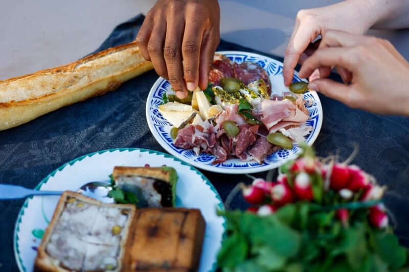 Versailles: Farmers Market Food Tour by a Culinary School - Immersive Experience