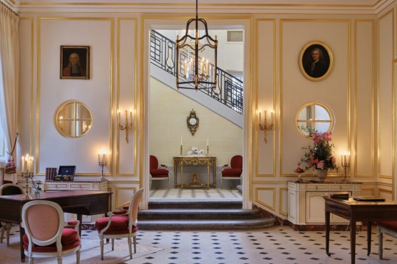 Versailles: Horse-riding, Gastronomy & Château - Gourmet Dining at the Palace