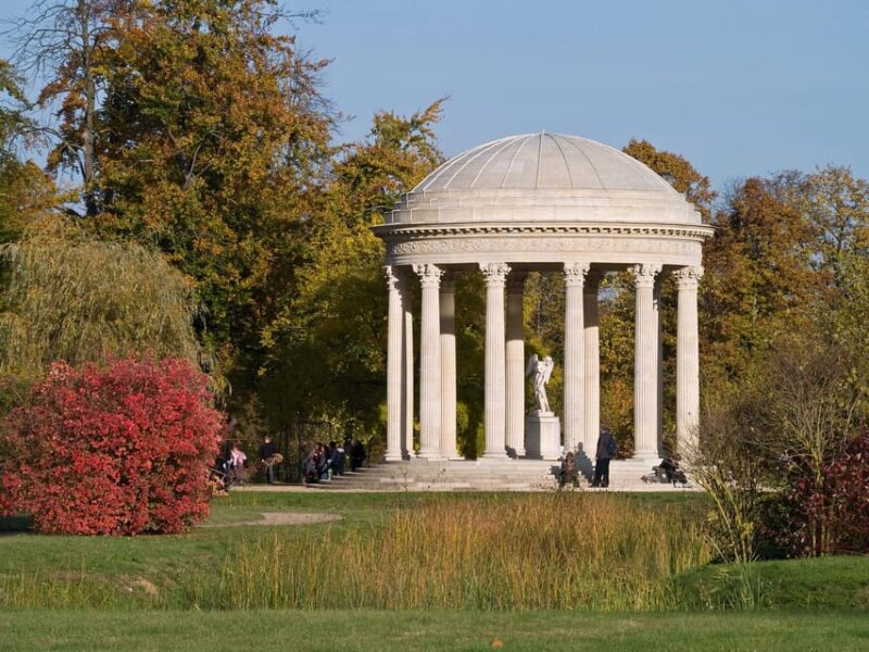 Versailles: Intimacy VIP Skip-Line Family Tour - Guided Tour Details