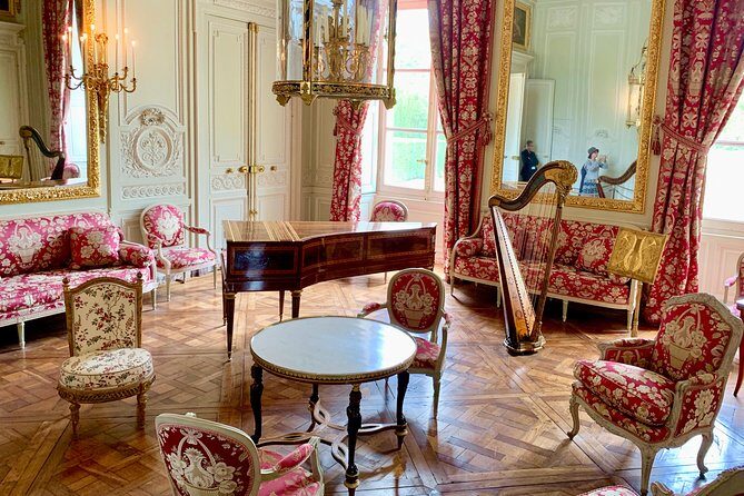 Versailles Palace & Marie-Antoinette's Estate Full Day Private Tour from Paris - Analyzing the Experience: What You Can Expect