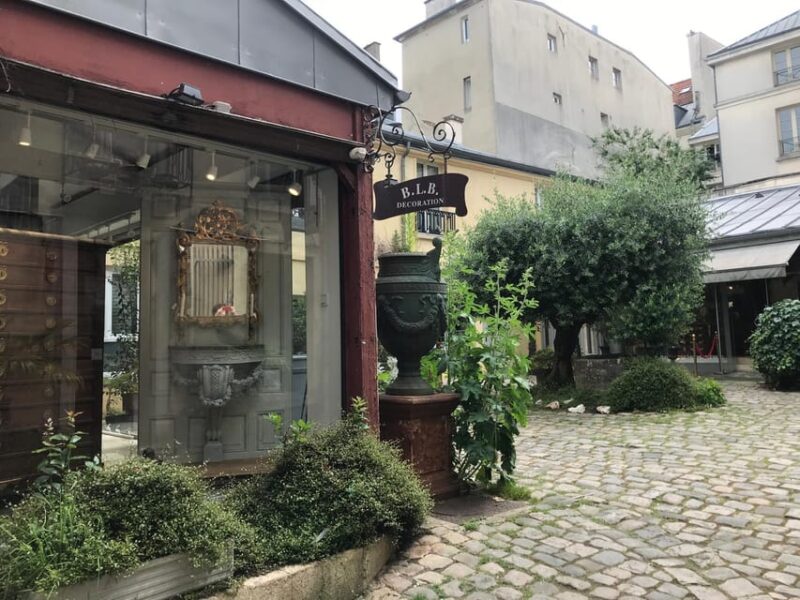 Versaillles: Hidden Passages and Antiques Neighbourhood - Experience Highlights