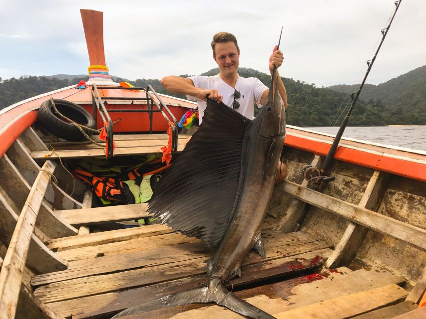 Vertical Jigging & Popping Giant Trevally - Fishing Techniques for Giant Trevally