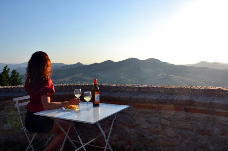 Verucchio: Aperitif With a View From the Malatesta Fortress - Snack Offerings
