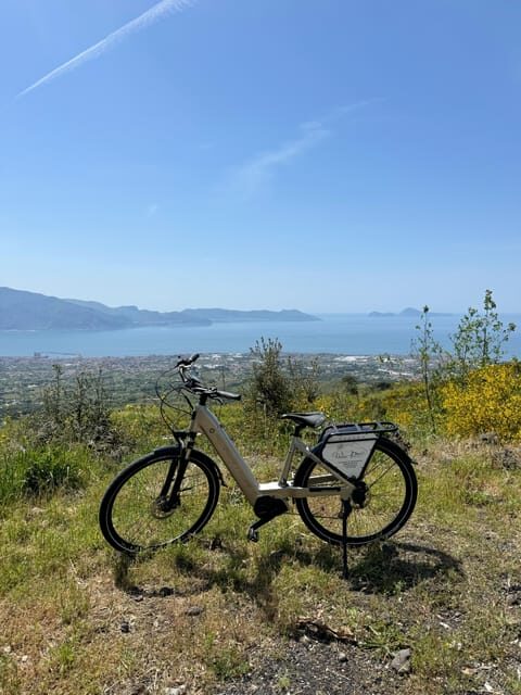 Vesuvio Bike Tour: Summit Ride and Entrance Ticket - The Journey Begins: From Naples to Vesuvius