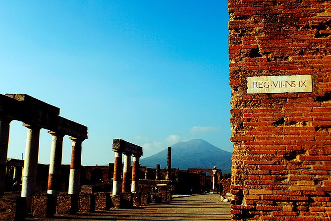 Vesuvius and Destroyed Cities Tour - Exploring Vesuvius