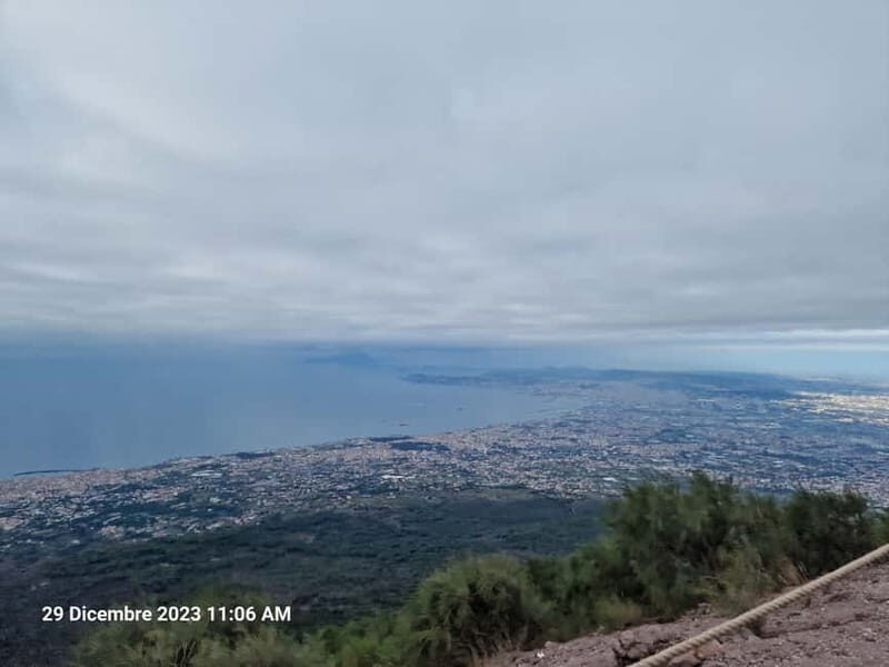 Vesuvius Vulcano National Park: Guided Hike with Enzo. - FAQ