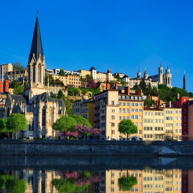 Vevey: Express Walk With a Local in 60 Minutes - Unraveling Veveys Rich History