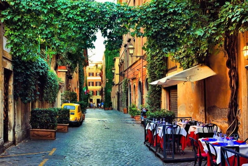 Via Roma: A Journey Through Time - An Overview of the Roman Nightscape
