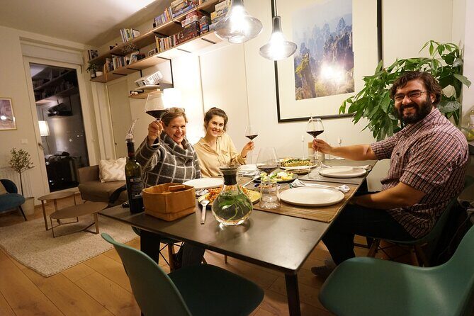 Viator Exclusive: Dine with a Cooking Show Contestant - Key Points