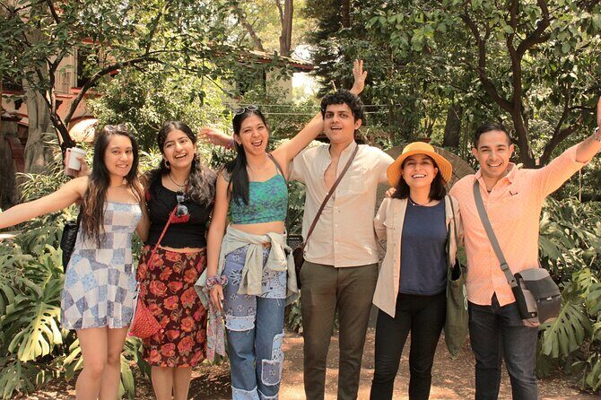 Vibrant Coyoacán Art Tour with Flavorful Mexican Fruit Tasting! - Key Points