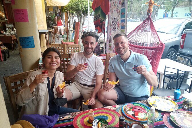 Vibrant Coyoacán Art Tour with Flavorful Mexican Fruit Tasting! - A Deep Dive into the Coyoacán Experience