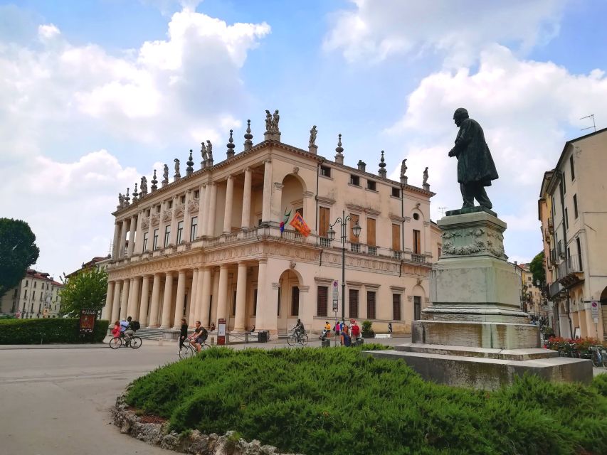 Vicenza: Palladian Architecture Private Walking Tour - Piazza Dei Signori and Basilica