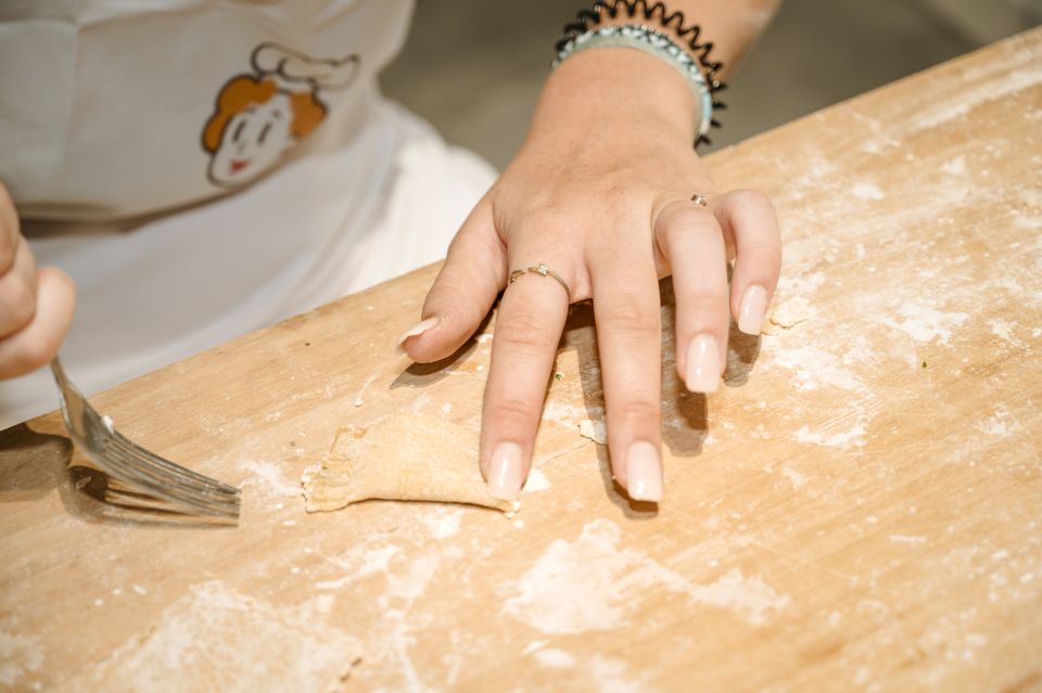 Vicenza: Pasta & Tiramisu Cooking Class at a Locals Home - Key Points