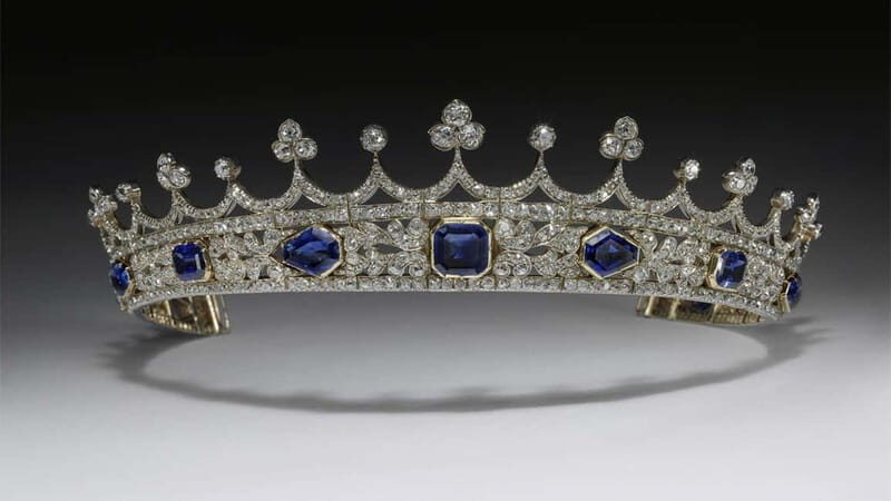 Victoria and Albert Museum London Private Guided Tour 3 hour - The Experience of Walking Through the Collections