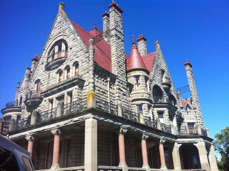 Victoria, BC: City Tour and Butchart Gardens Combo Tour - Transportation, Timing, and Group Size