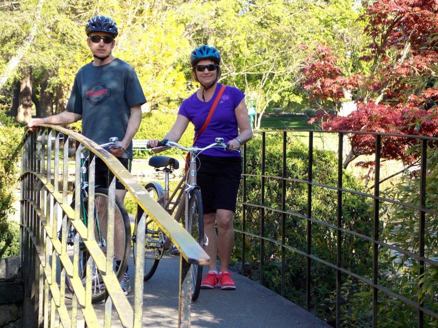 Victoria City Bike Tour: 2.5 Hr. History and Highlights Tour - Livable City of Canada