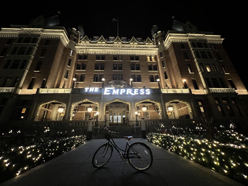 Victoria City Bike Tour: 2.5 Hr. History and Highlights Tour - Bicycle, Helmet, and Gloves