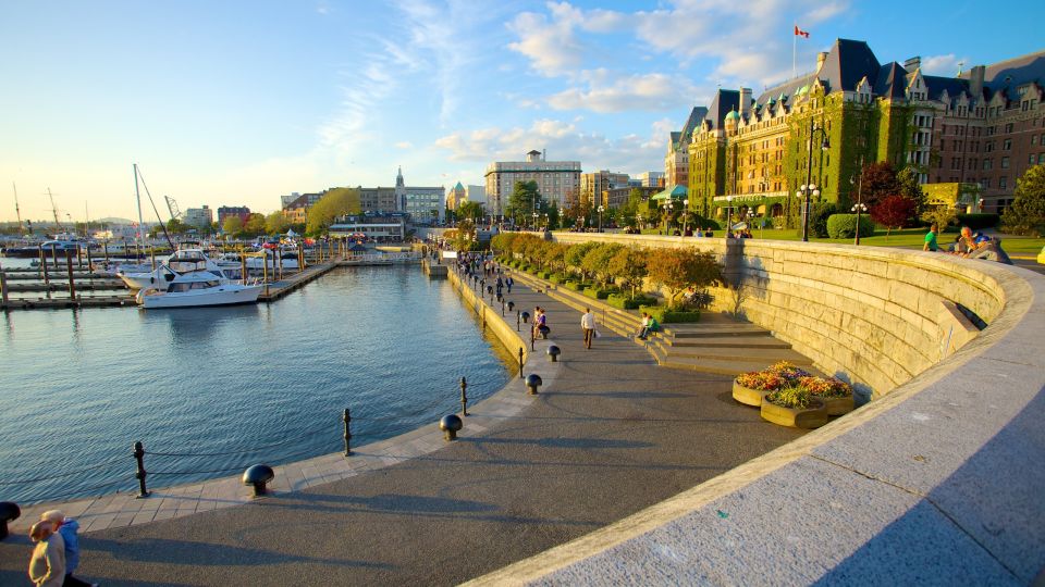Victoria Harbor: Smartphone Audio Walking Tour - Chinatown and Fan Tan Alley