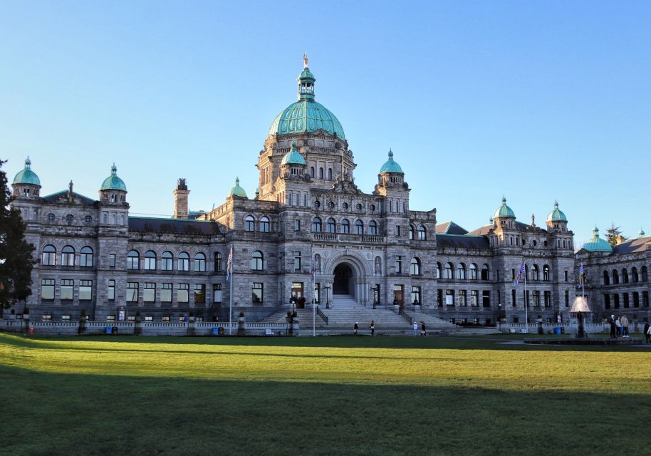 Victoria: Scavenger Hunt and City Highlights Walking Tour - Solve Interesting Puzzles