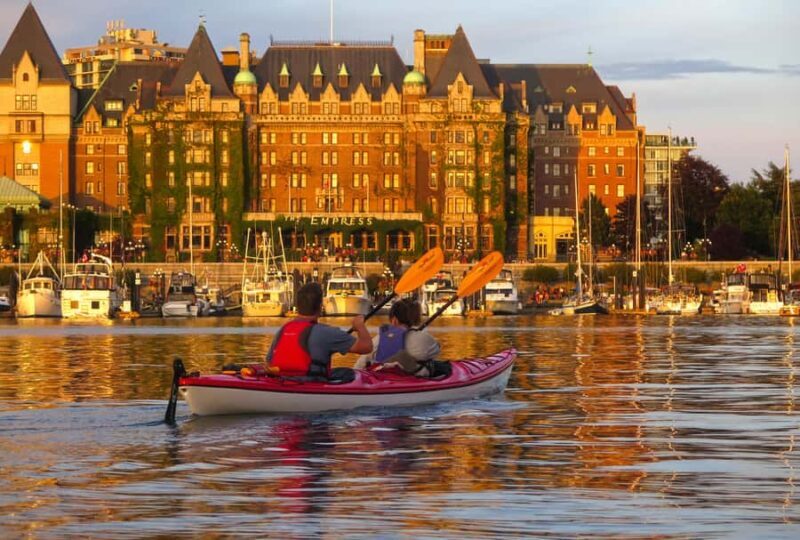 Victoria: Sunset Kayak Tour - Key Points