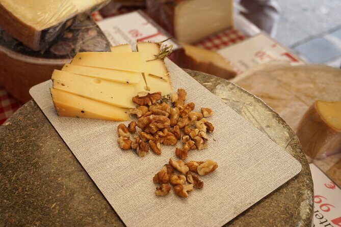 Vienna after Dark Tour: Food, Wine, Cocktails & Local Vibes - The Value of the Experience