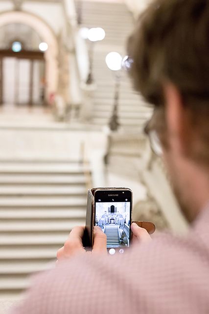 VIENNA AT NIGHT: Photo Tour of the Most Beautiful Buildings - A Practical Guide to the Vienna Night Photo Tour