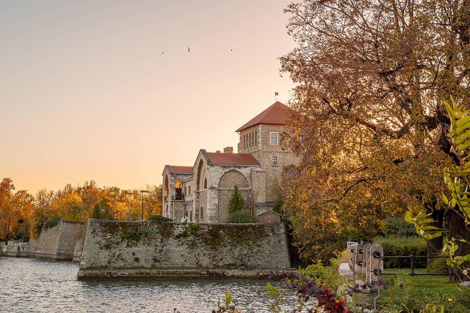 Vienna-Budapest One-Way Sightseeing Transfer - Booking and Cancellation Policies