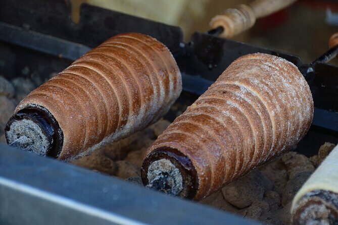 Vienna Christmas Market Food and Drink Tour - Authentic Viennese Christmas Flavors: A Detailed Review of the Vienna Christmas Market Food and Drink Tour