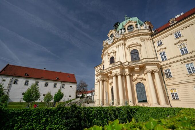 Vienna: Danube Valley 3 Castles and Wine Tasting Tour - Customization and Flexibility Options