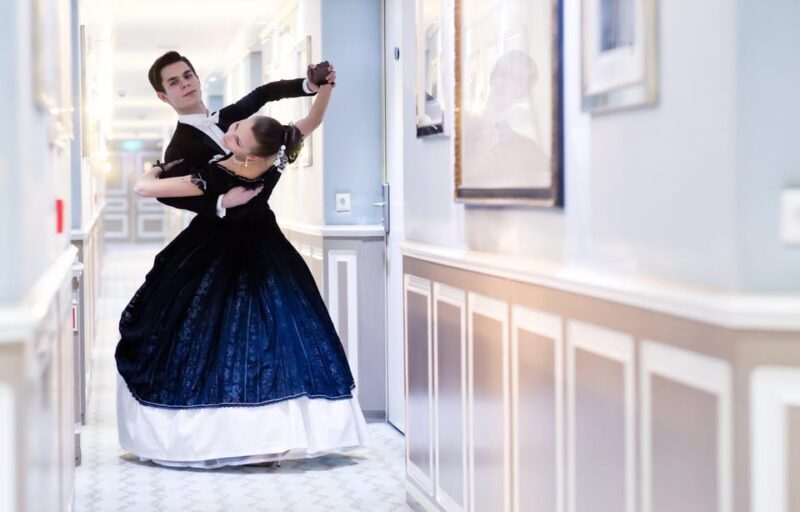 Vienna: Festive Season and New Year's Eve Waltz Workshop - What the Experience Feels Like