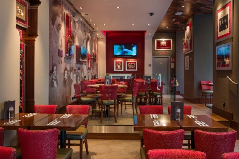 Vienna: Hard Rock Cafe with Set Menu for Lunch or Dinner - FAQ