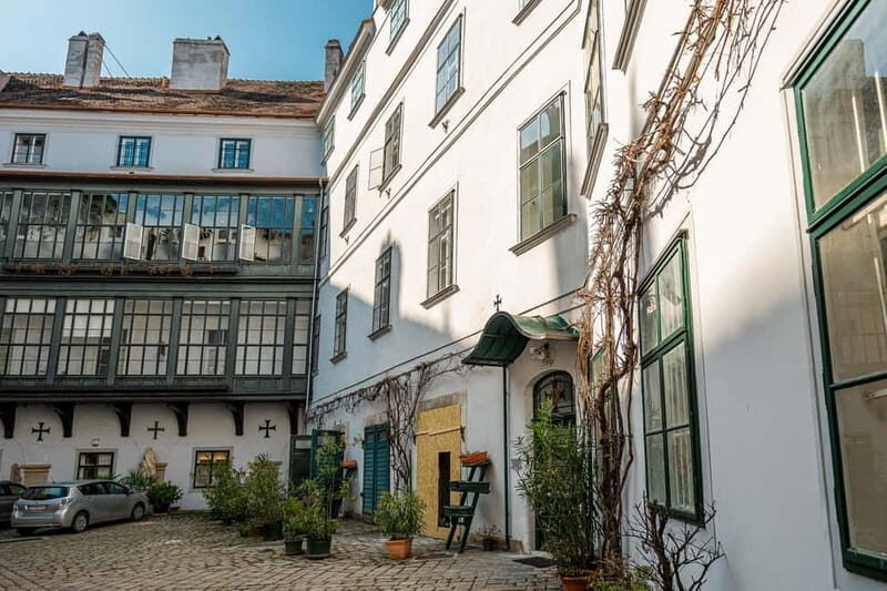 Vienna: Hidden courtyards Guided walking tour - Discovering Vienna’s Secret Corners