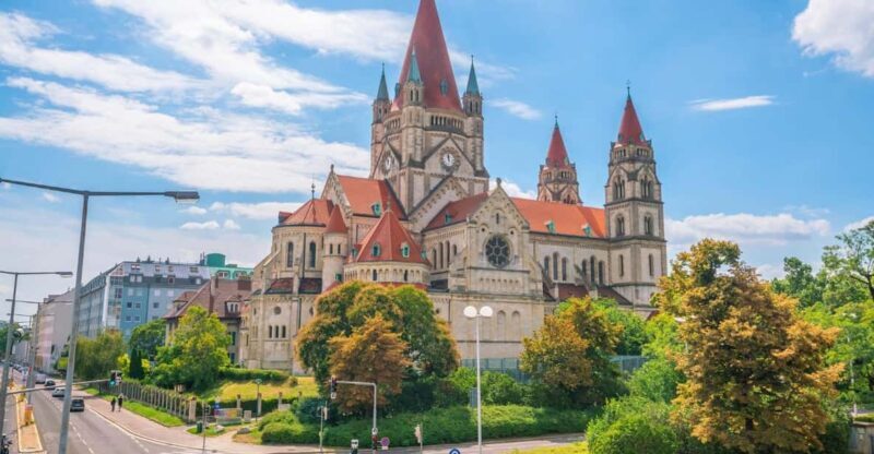 Vienna: Insta-Perfect Walk with a Local - Expectations and Practicalities