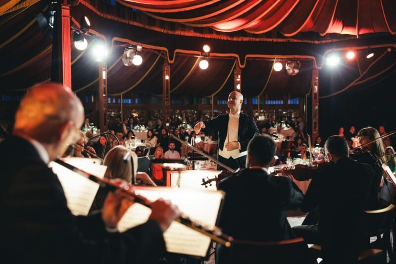 Vienna: Johann Strauss Dinner Show at the Prater - Drinks and Service: A Seamless Experience