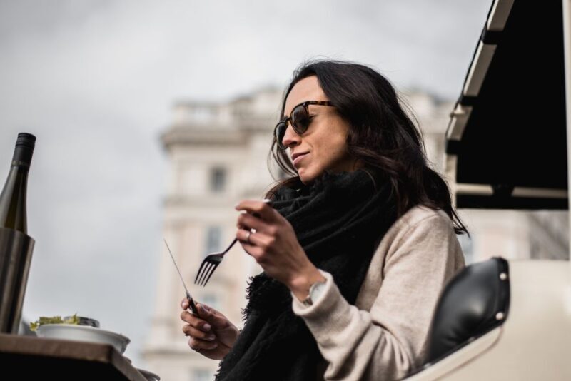 Vienna: Private Electro Odltimer Tour with Vegan Schnitzel - The Highlight: Vegan Schnitzel from Figlmüller