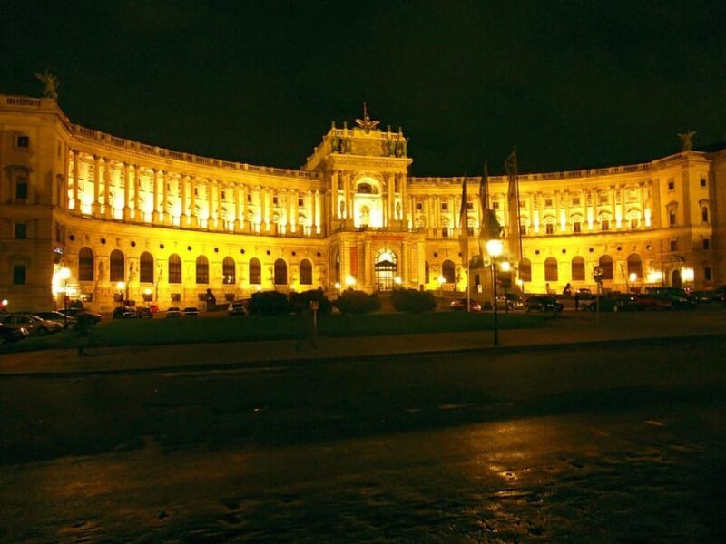 Vienna: Private Night Tour with Local - Why Choose a Night Tour of Vienna?