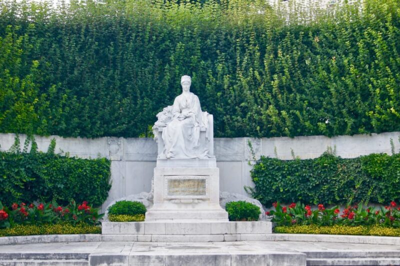 Vienna: Private World War II Walking Tour - What to Expect from the Guided Experience