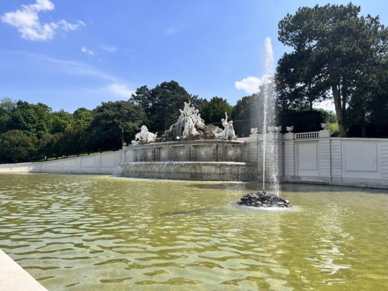 Vienna: Schönbrunn Palace & Garden Skip-the-Line Guided Tour - An In-Depth Look at the Schönbrunn Experience