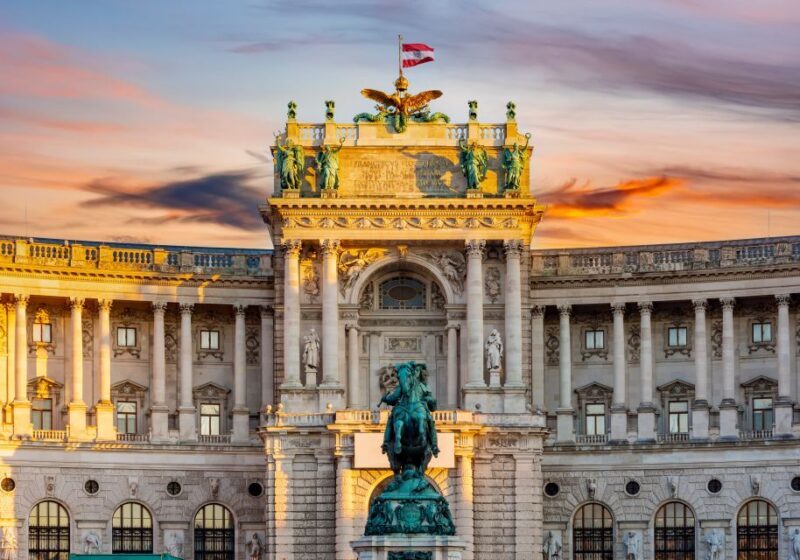 Vienna: Skip-the-Line Sisi Museum, Hofburg and Gardens Tour - Discovering the Sisi Museum and Imperial Apartments