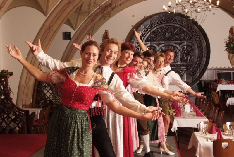 Vienna: Traditional Dinner Show at the Wiener Rathauskeller - Setting the Scene: A Historic Venue in the Heart of Vienna