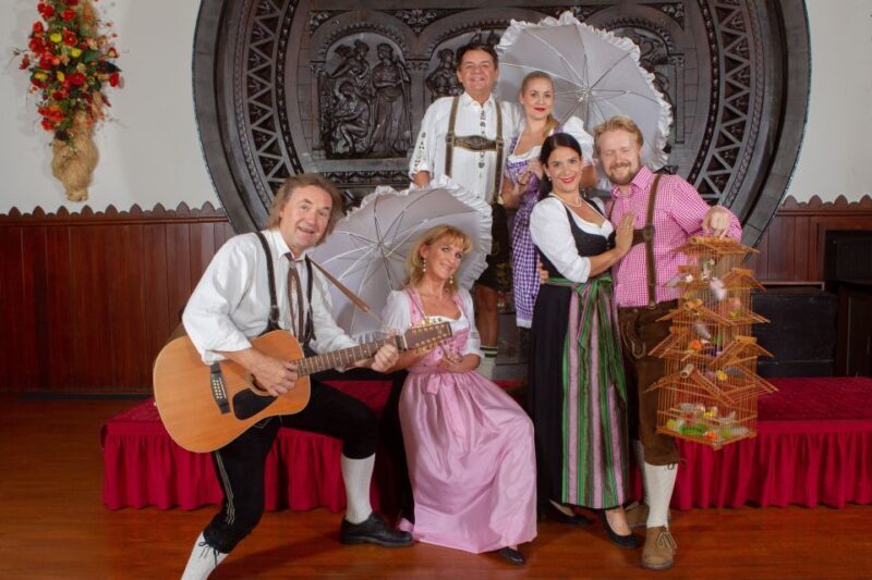 Vienna: Traditional Dinner Show at the Wiener Rathauskeller - Who Should Consider This Experience?
