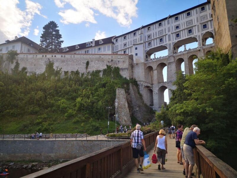 Vienna: Transfer to Prague via Fabulous Cesky Krumlov - Taking in Local Culture