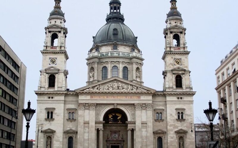 Vienna:Private & Customizable Budapest Day Trip with a Local - The Sum Up