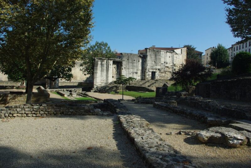 Vienne: Private Walking Tour With Guide - Key Points